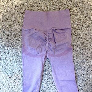 Scrunch butt leggings💜